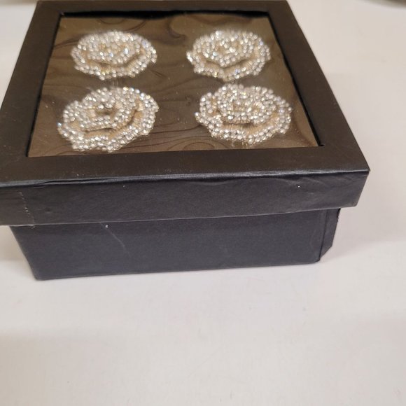 Tahari Home Napkin Rings Set 4 Silver Tone Sparkling Rhinestone Jewel New - Picture 3 of 5